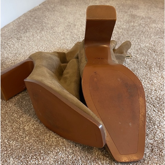 Suede brown block heel booties with side zipper - Picture 2 of 2